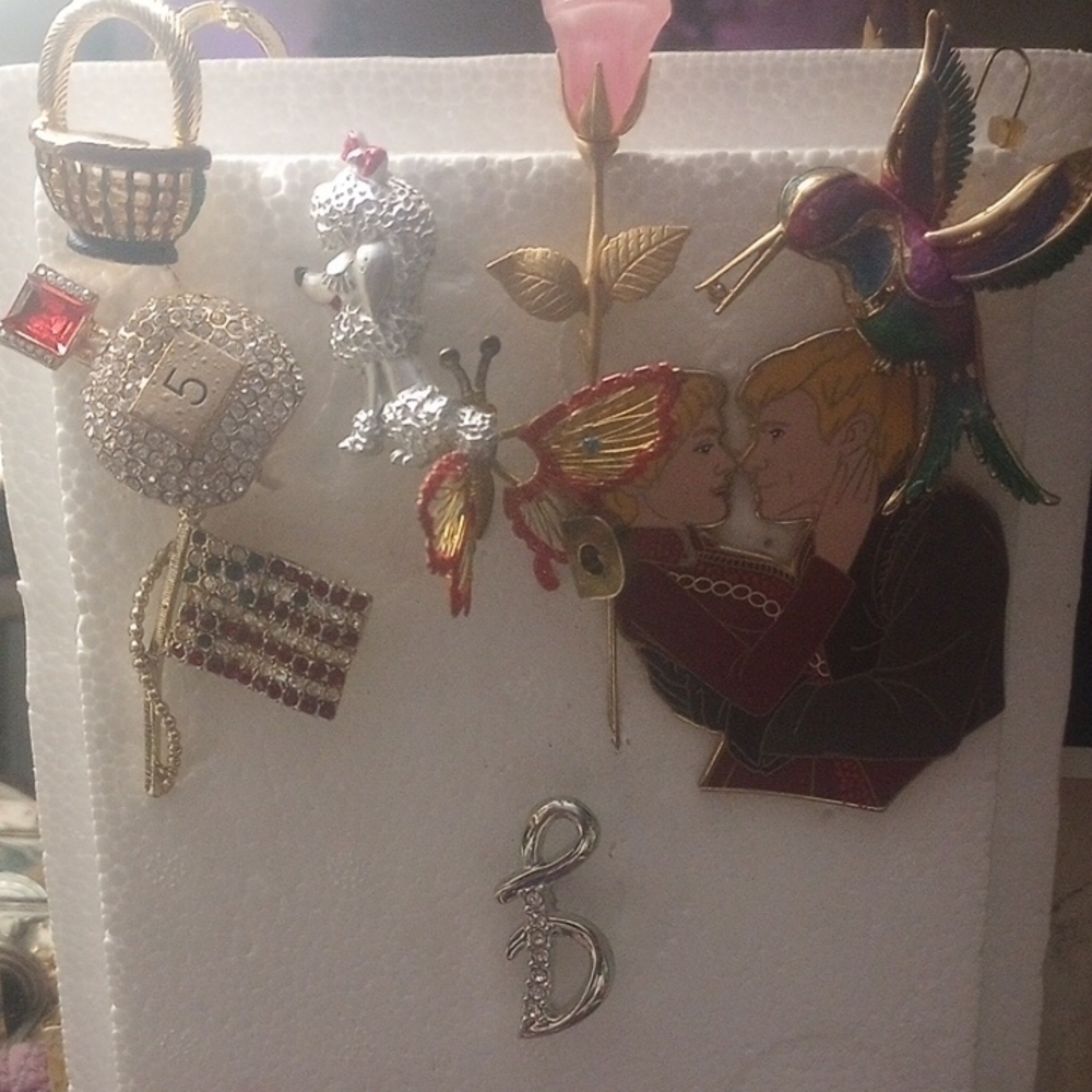 Elegant Gold and Silver Hanging Accessories with Metallic Charm